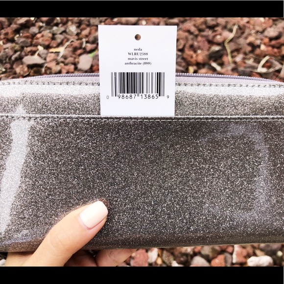 Gaby’sBags👜💕- NWT Kate spade zip around wallet - Picture 5 of 5